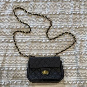 Elegant Black Quilted Chain Bag